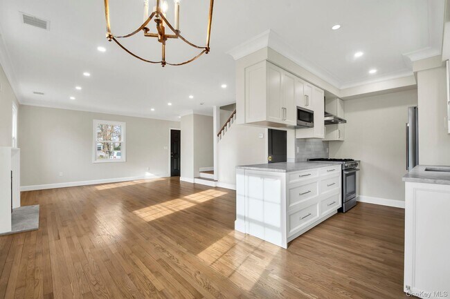 Photo - 2 Bayview Ct