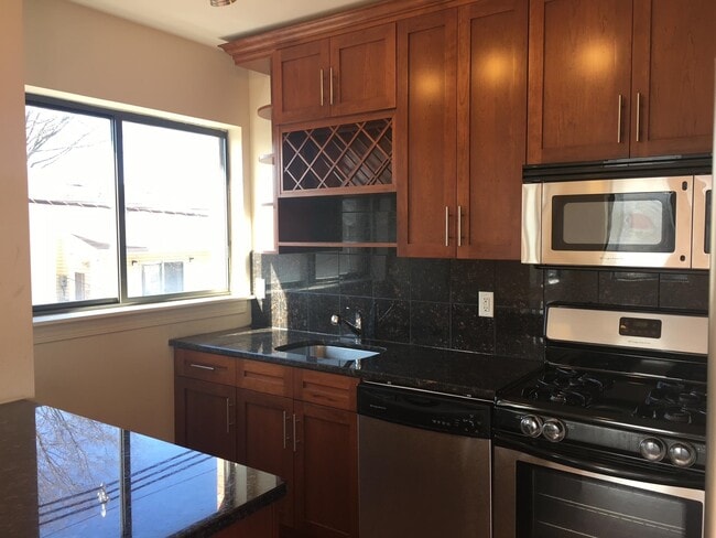 Photo - 136 41st St Unidad 203