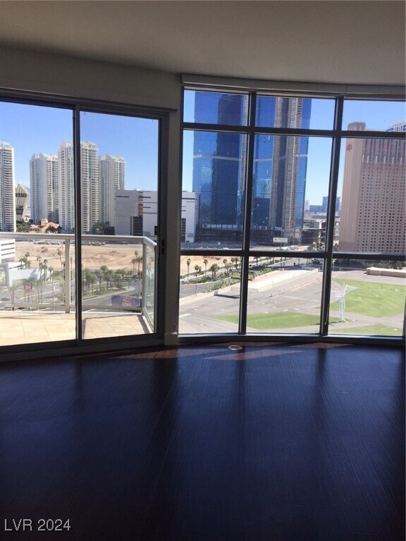 Photo - 200 W Sahara Ave Unidad 1805