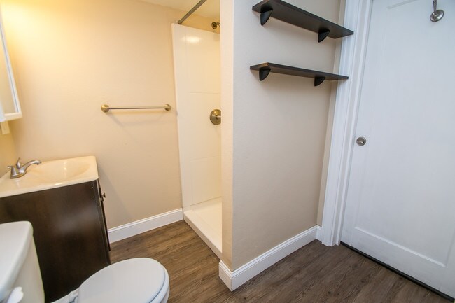 Photo - 2121 S Josephine St