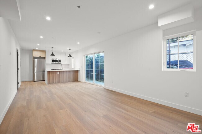 Building Photo - 1331 N June St Unit 1 Rental