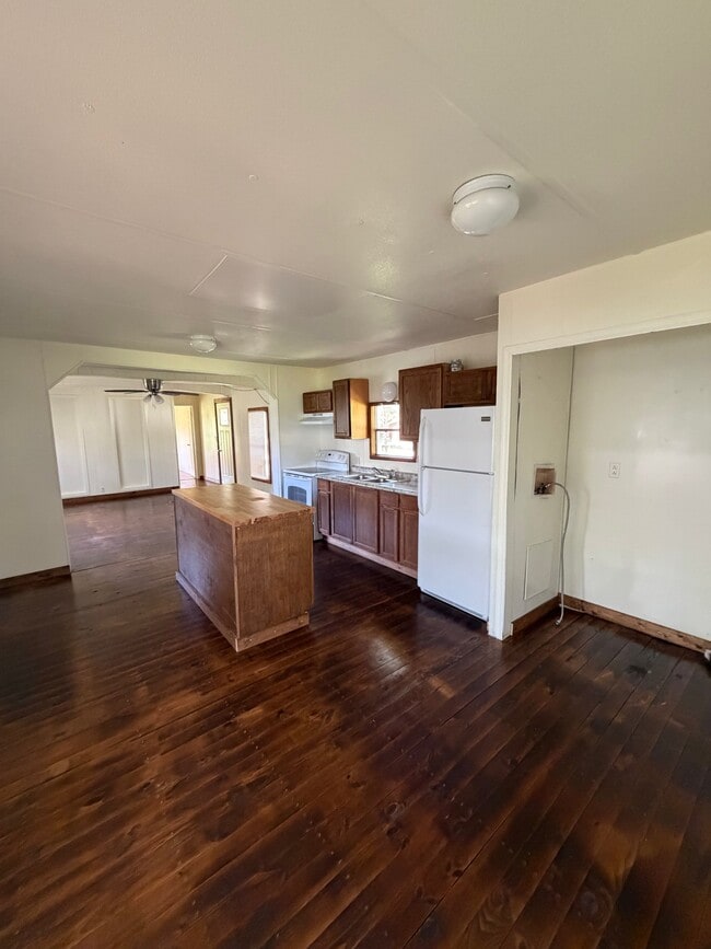 9929 Farris Loop