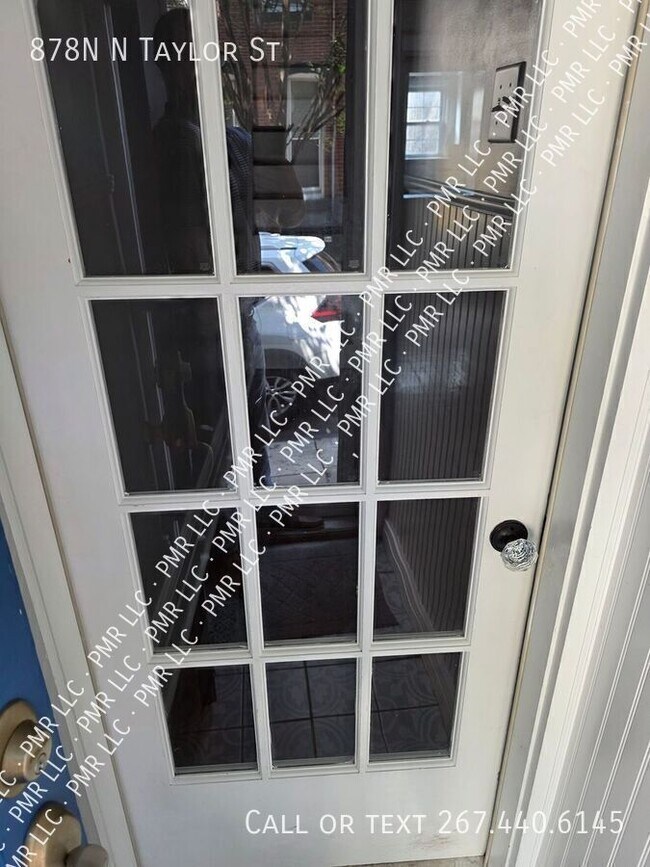 Photo - 878N N Taylor St-