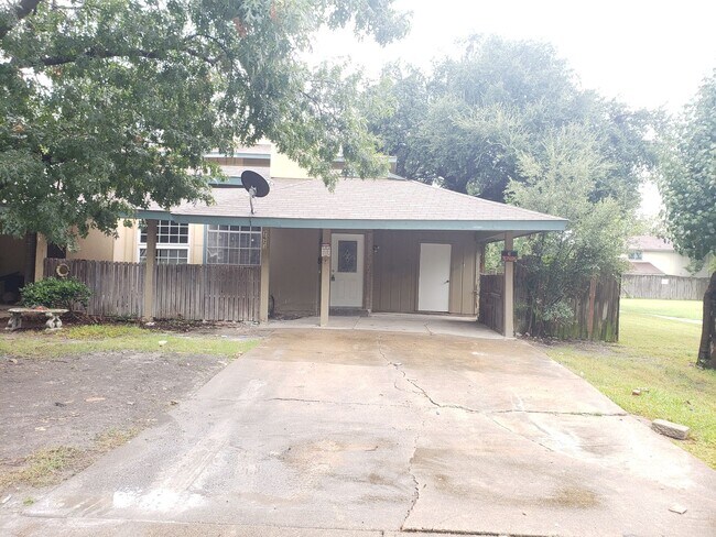 2621 San Sabastian Cir