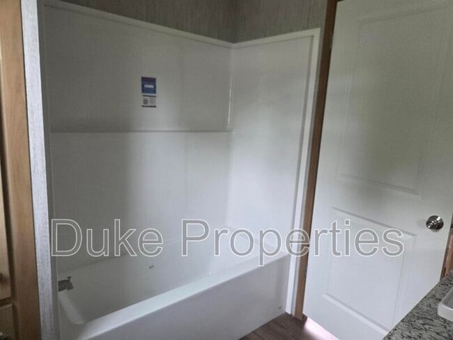 Photo - 410 Donegal Dr