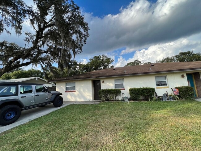 Building Photo - Cozy 2-Bedroom Duplex in Longwood – Availa... Rental