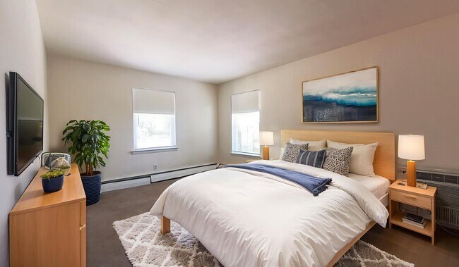 Photo - Seminary Apartments