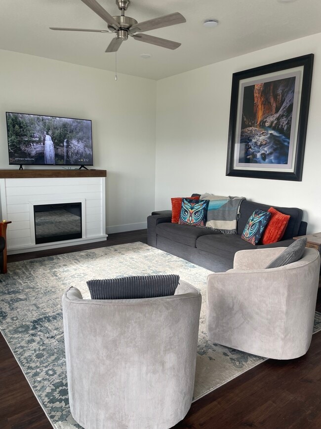 Photo - 1186 Redbud Dr