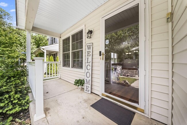 Photo - 157 Feathertip Ln