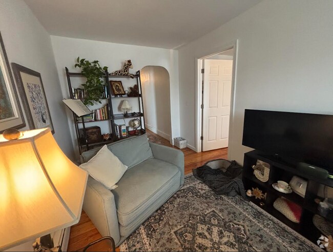 Building Photo - 17 Princeton St Unit 3 Rental