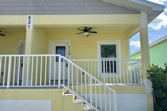 Building Photo - 621 E Virginia Ave Unit 112