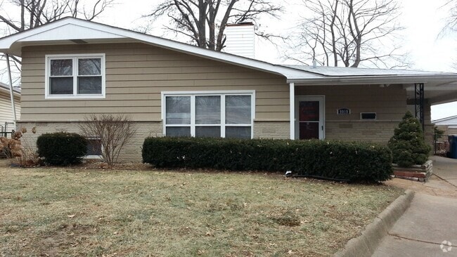 Building Photo - COMING SOON! Fall in Love with our Charm H... Rental