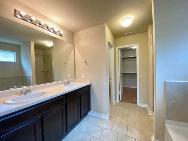 Photo - 7402 Equinox Corner