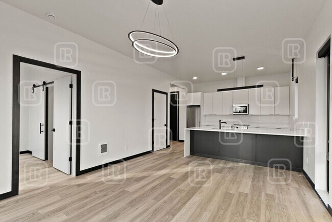 Photo - 821 N 4th St