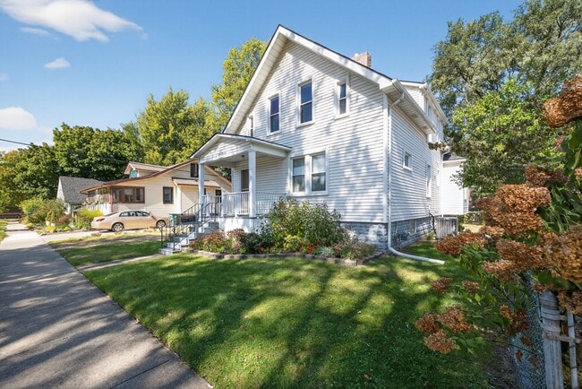 Photo - 814 Louis Ave