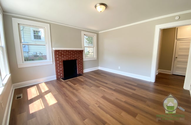 Photo - 607 Perry Rd