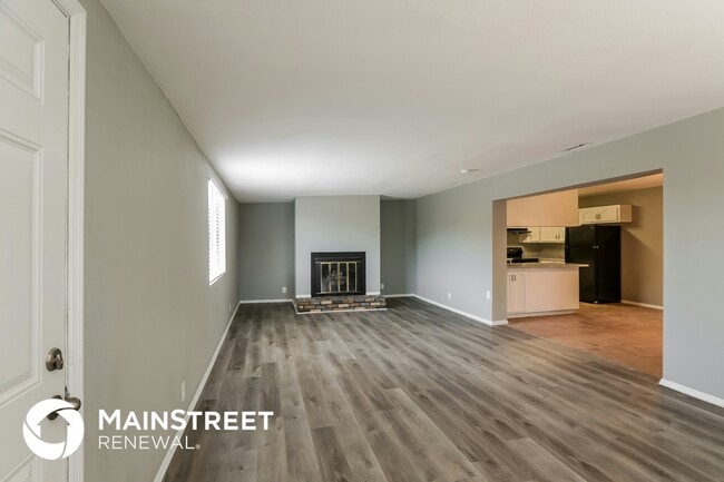 Photo - 1347 W 7th Dr