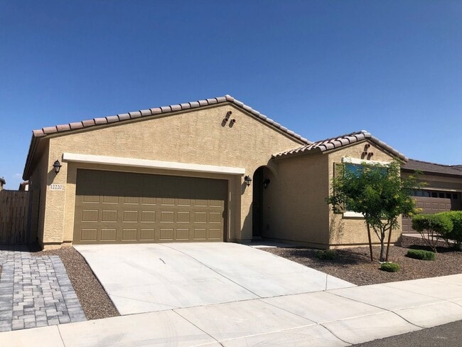 Building Photo - Coming Soon! Stunning 3 bed, 2 bath locate... Rental
