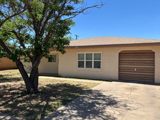 Photo - 3016 La Luz Rd