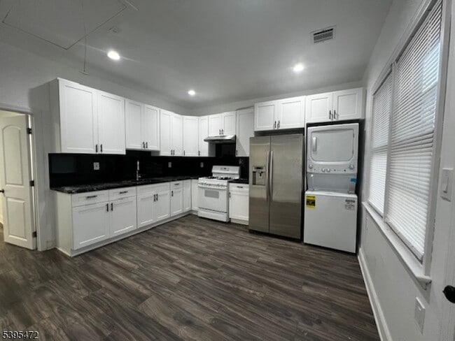 Photo - 110 Rockland Ave