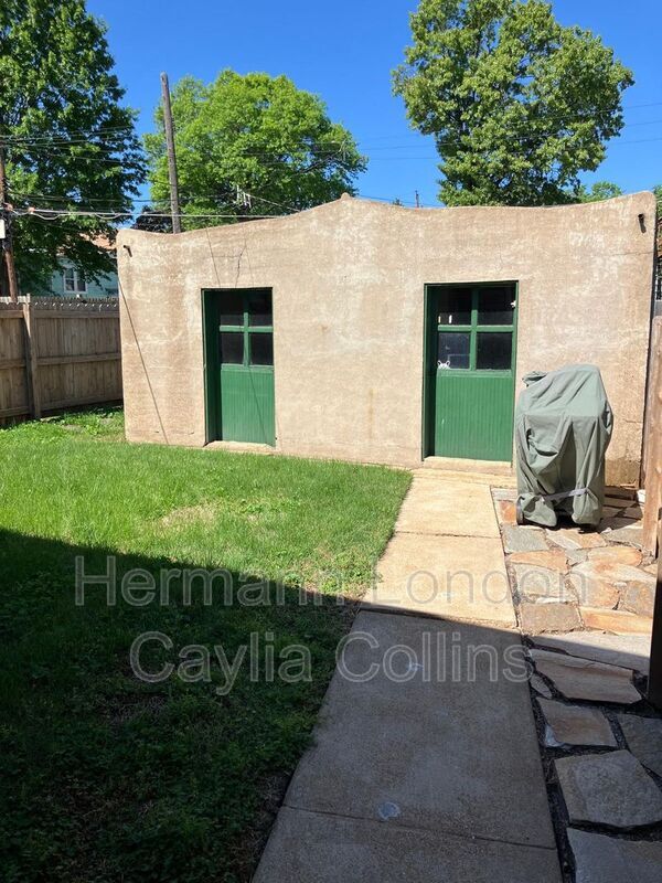 Photo - 1233 Graham St