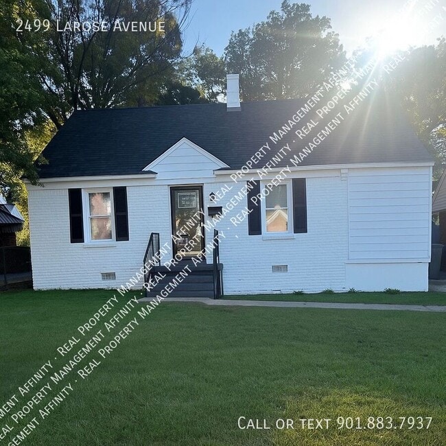 Building Photo - 2499 Larose Ave