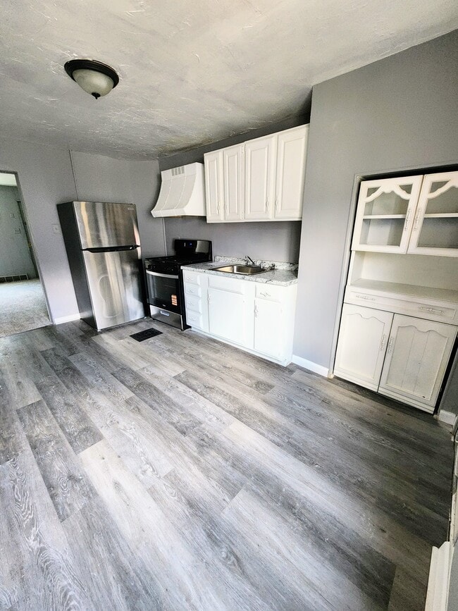 Photo - 4207 Dunkeld Way