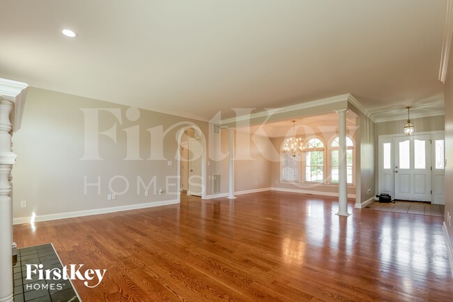 Photo - 121 Sawgrass Ln N