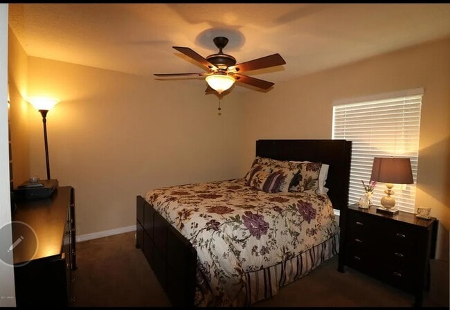 Photo - 8 Tuscany Bend St