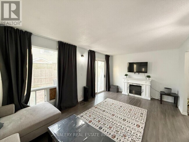 Photo - 1180 Heathfield Ct