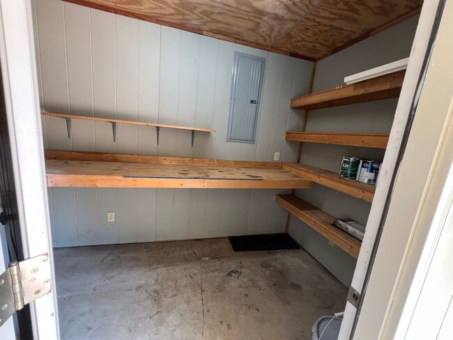 Photo - 3 bed 2.5 bath house with multiple bonus rooms!