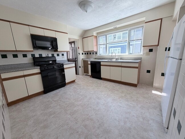 Photo - 861 Fellsway Unit 1