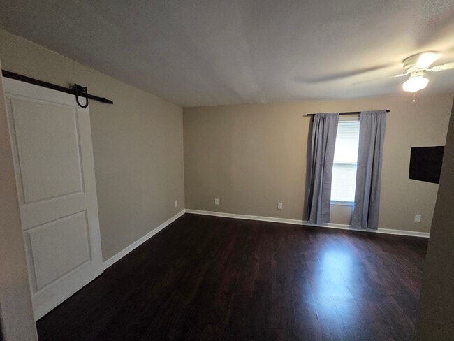 Photo - 1022 Ashby Grove SW