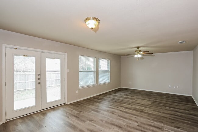 Photo - 522 Blueberry Hill Ln