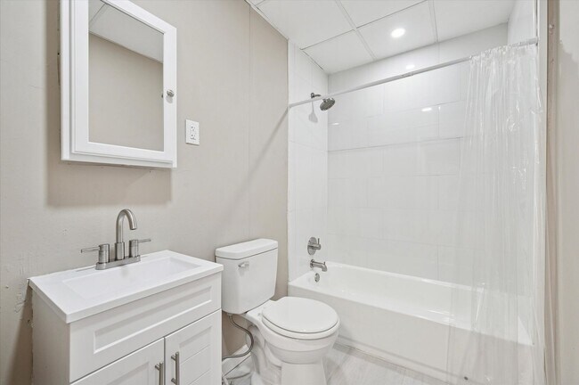 Photo - 2110 Orthodox St Unidad 1