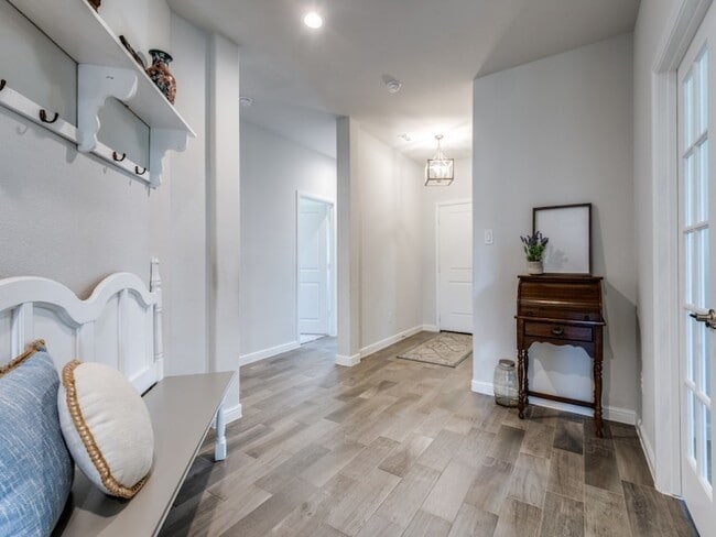 Photo - 1519 Sheridyn Ln