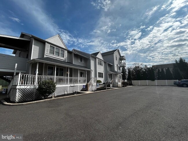 Photo - 480 E Main St Unit 3