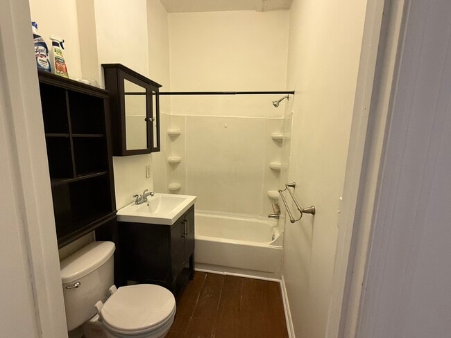Bathroom - 156 S 18th St Unit 1