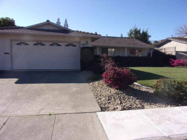 Photo - 718 Linwood St