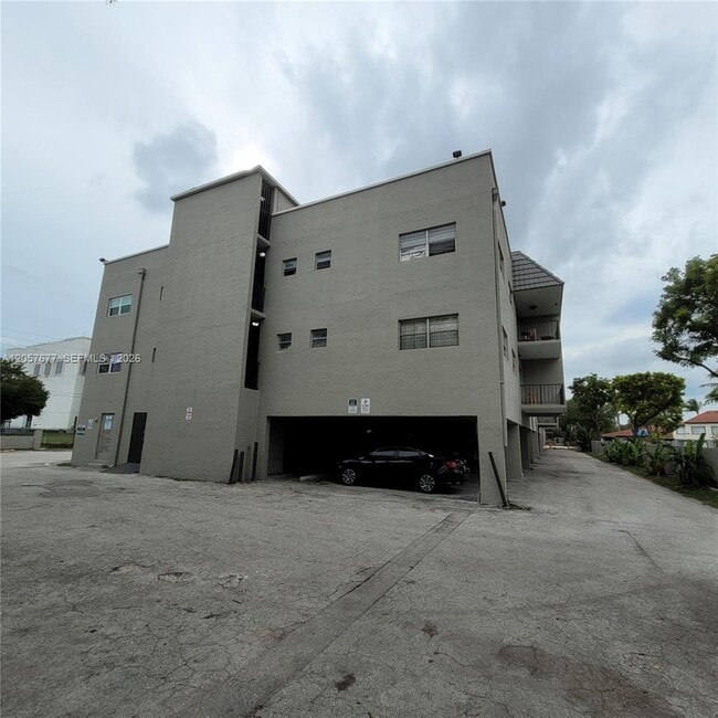Photo - 5100 SW 41st St Unit 319