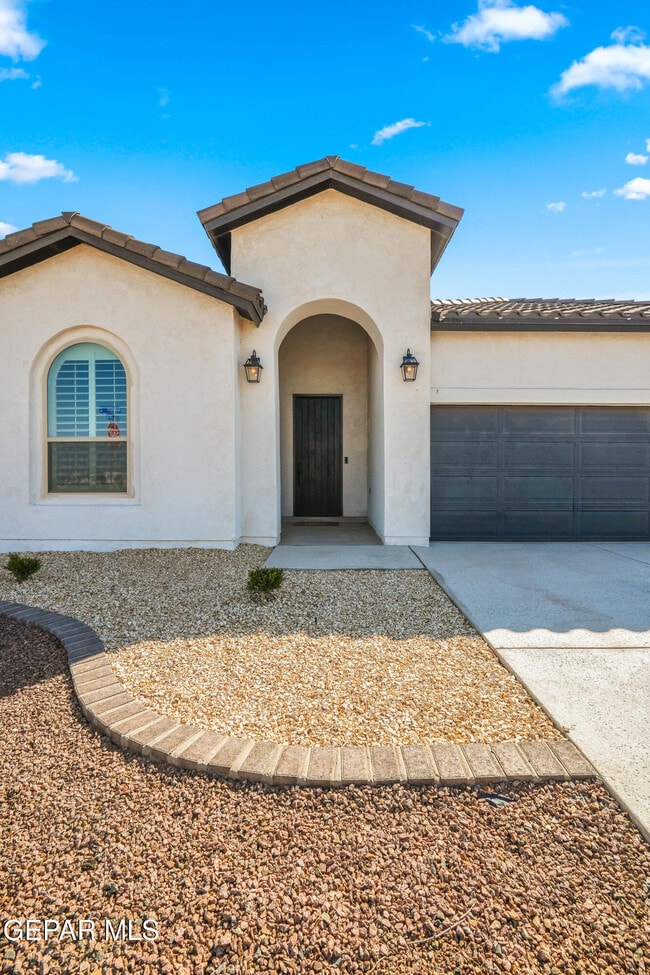 Photo - 874 Harpendem Dr