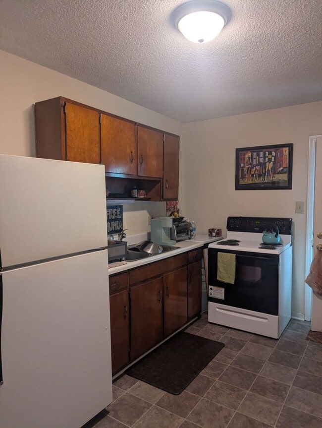 Photo - 215 N Graham St Unit Apt B