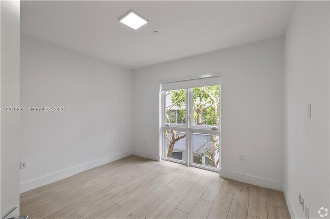 Photo - 434 SW 10th St Unit a
