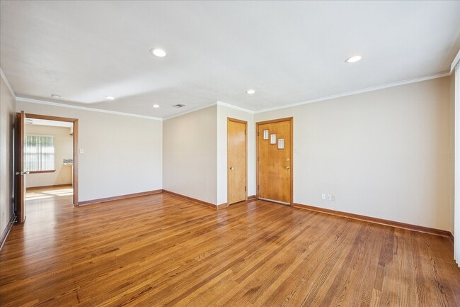 Photo - 2115 Gardenia Dr