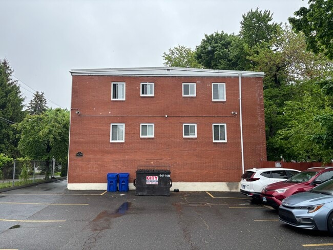 Building Photo - 12 N Taylor Ave Unit 31