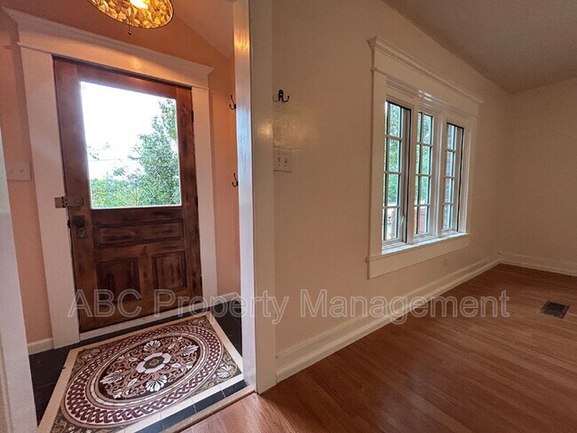 Photo - 604 E Huntsville Rd