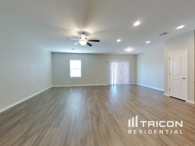 Photo - 33598 N Draba Ln