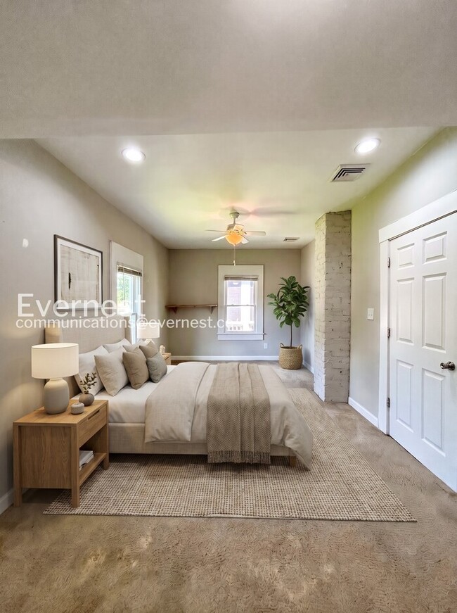 Photo - 1304 Oakwood Ave