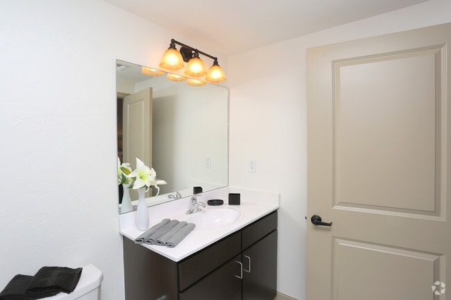 Studio - Bathroom - The Douglass