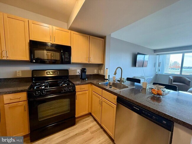 Photo - 800 4th St SW Unit 610